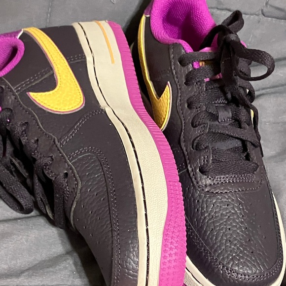 Nike Air Force 1 Low Sz 3.5 Y Style: DX5805-500 EUC Purple/Black - Picture 8 of 12